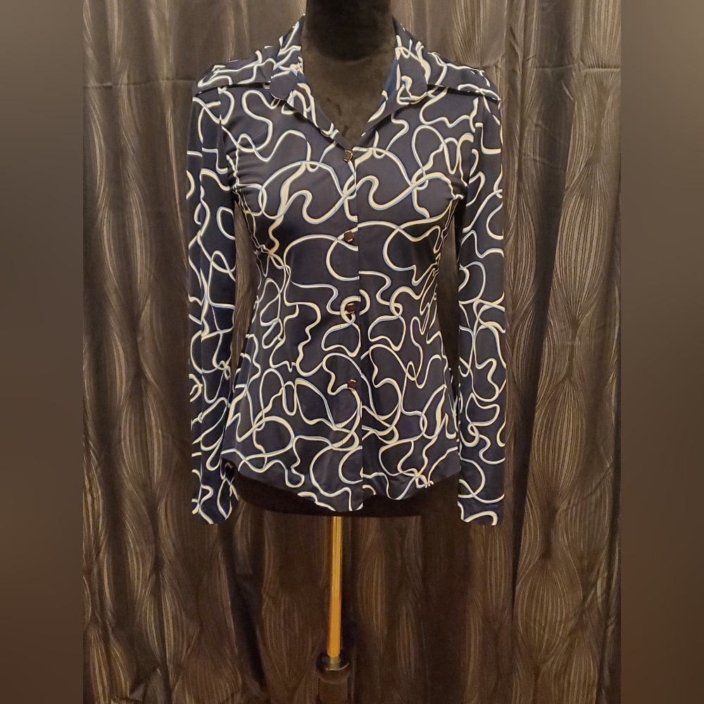 Abstract Long-sleeve Button-up